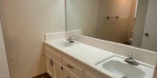 Adorable 2 bedroom 2 bathroom with 1 car garage attached Gallery 31