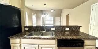 Craftsman style 3 bedroom 2 bath Home - Avail NOW! Gallery 13