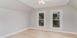 25 Summit Street Gallery 14