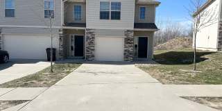 3 Bed Townhome in Grain Valley Gallery 1