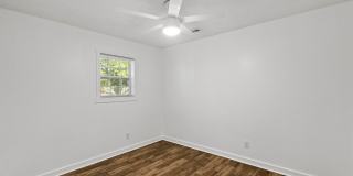 3 Bedroom Home in Wilmington with a fenced yard and garage! Gallery 18