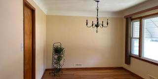 Brick 4 Bedrooms house is South Euclid With 2 Cars Detached Garage for Rent Gallery 10