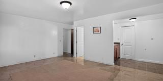 525 Hampton Ave Gallery 22