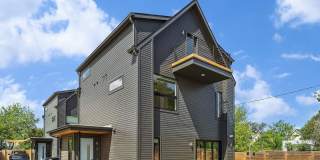 Modern 3BR + Loft in East Austin near ABP / Springdale Modern 3BR + Loft in East Austin near ABP / Springdale Gallery 1