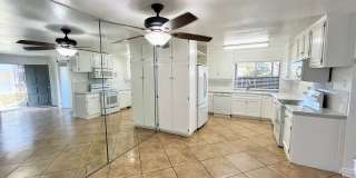 Spacious 3 Bedroom 2 Bathroom Town-Home with In-Unit Laundry, Pool and 2 Parking Spaces! Gallery 1