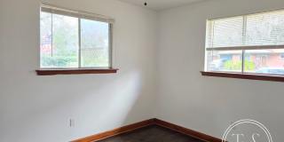 Charming 3-bedrooms/1-bath home in LaRoche Park Gallery 23