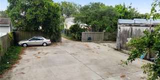 8120 OAK Street Gallery 13