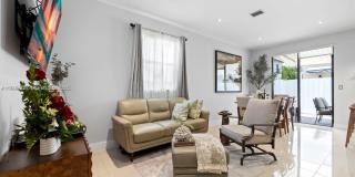 8781 NW 98th Ct Gallery 4