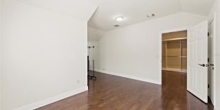 1701 WALNUT AVENUE Gallery 48