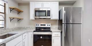 Updated 2 Bedroom / 1 Bathroom Apartment Gallery 9