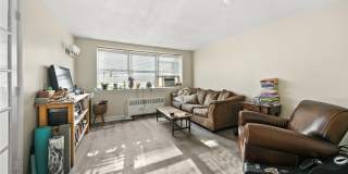 79 N Broadway Gallery 4