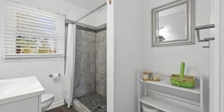 414 Charles Place Gallery 19