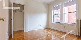 Newly renovated 2nd floor 1 bed unit right next to the Green Line! Gallery 3