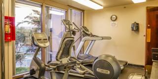 Luxurious 2 bed/2bath/2 parking Fully Furnished in One Waterfront Towers Gallery 26