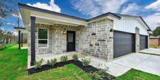 New Lago Vista Duplex Gallery 1