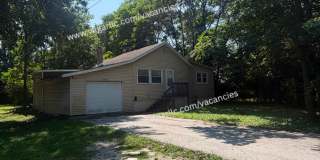 3 Bedrooms • 1 Bathroom • Bonus Game & Office Space Gallery 3