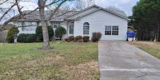 Strawberry Plains, 37871 - 3 bedroom, 2 bath home - Contact Sharon Arnwine (865) 313-7215 Gallery 1
