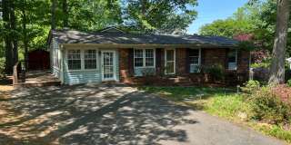 Charming 3-bedroom, 1.5-bathroom property in Pfafftown Gallery 1