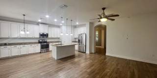 4/3/2 HOME IN EDINA GARDEN OF EDEN Gallery 5