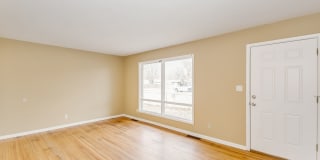 2 bedroom duplex with bonus room Gallery 3