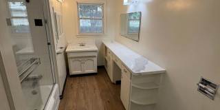 Charming 3 Bedroom, 1 Bath Near Down Town! Gallery 16