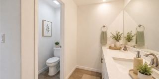 2925 NE 6th Avenue Gallery 33