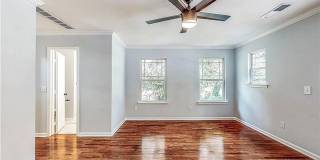 Room in 4 Bedroom Home at Harlan Rd SW Gallery 17