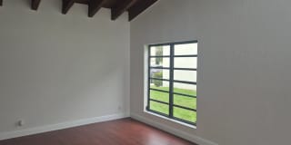 Serene lake views from your townhouse Gallery 6