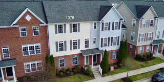 Walk to Bonefish & Target from this like new multi-level 4 bedroom, 3.5 bath townhome! Gallery 1