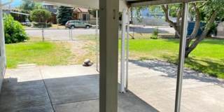 Centrally Located 2 Bed With Washer/Dryer Hookups Gallery 1