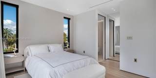 1045 W 47th Ct Gallery 30