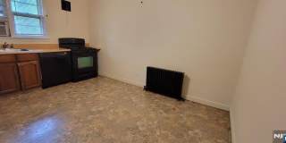 33 N Maple Avenue Gallery 14