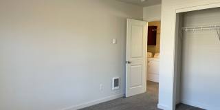 C221-Daybreak Gardens Apartments Gallery 52