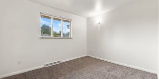 Large Arvada house with yard Gallery 14