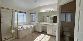 Elegant 4-Bedroom Oasis Near Downtown Summerlin Gallery 14