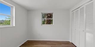 5165 GREENWOOD STREET Gallery 24