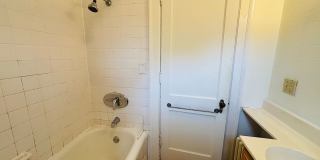 3 Bedroom 1.5 Duplex Gallery 13