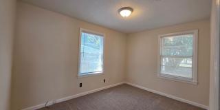 Updated 2BR/1BA Home with a fenced back yard Gallery 20