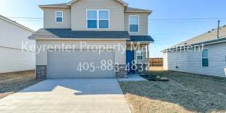 Gorgeous 3 Bed 2.5 Bath Two Story Home in Heart Of Yukon! Gallery 1