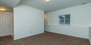 202 E 20th - 4-Bed/3-Bath Townhouse - Walking distance to stadium! Gallery 13