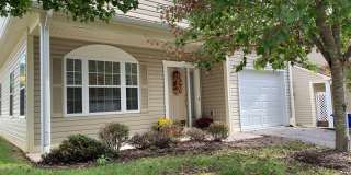 3 Bedroom, 2 Bath Townhouse End Unit with 1 Car Garage Gallery 1
