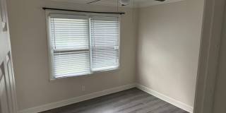 3 BR/1BA | Newly Renovated Cottage| Cove security system| Fully fenced backyard Gallery 16