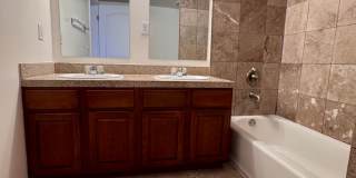 3 bedroom 2 bath condo on Vanowen Gallery 15