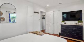 4551 Narragansett Avenue - 1 Gallery 4