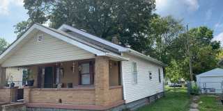 Spacious 2 bedroom 1 bath Home\ Gallery 1