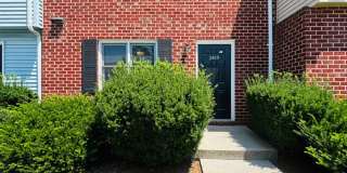 4 Bedroom, 3.5 Bath Townhouse Gallery 1