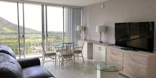 Beautiful 1/1 Penthouse unit at Makaha Valley Towers Gallery 12