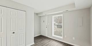 Beacon Pointe Apartments & Townhomes Gallery 17