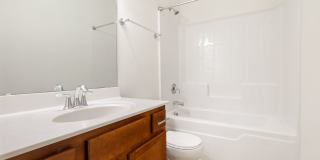 3be / 2.5ba Townhouse with Screened Porch and Community Pool in North Durham Gallery 17