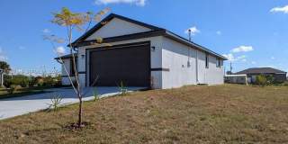 8033 Oakleaf Cir Gallery 1